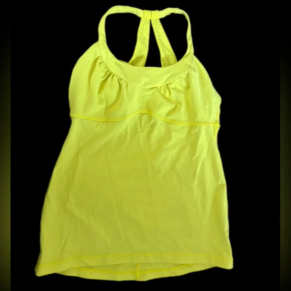 Lululemon Yellow Women's Top‎